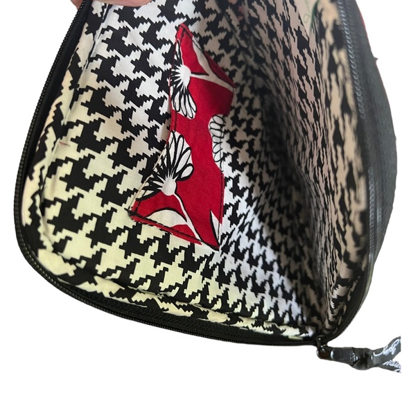 Vera Bradley kindle holder or small iPad cover. Excellent new condition with zip - Picture 5 of 5